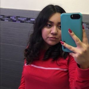 Meet your Posher, Abril